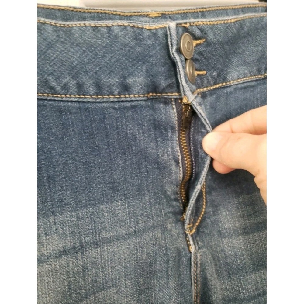 Lane Bryant Plus Size 18 Blue Denim Jeans Straight Inseam 26" Distressed - Picture 4 of 5